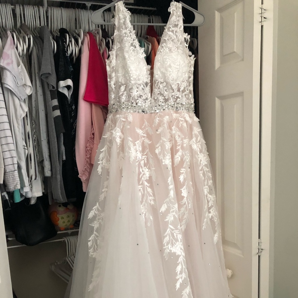 Prom/Wedding Dress - Picture 3 of 3